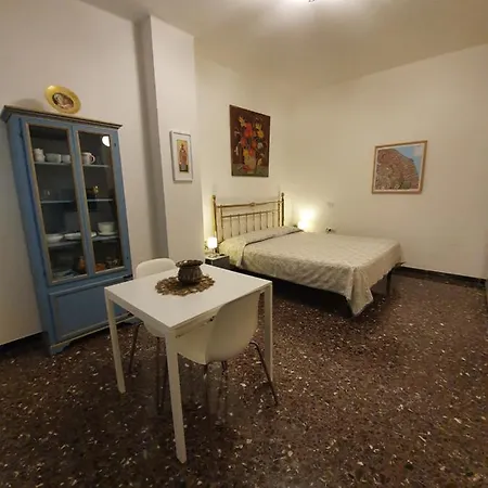 Apartment Monolocale Vittoria *